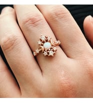 Opal Taşlı Kraliçe Yüzük & Işıklı Yüzük Kutusu - 925 Ayar Gümüş Yüzük (Beyaz-Rose Gold)
