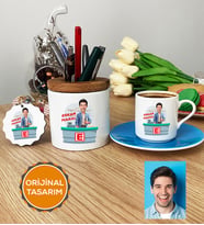Kişiye Özel Karikatürlü Eczacı Hediye Seti Türk Kahvesi Fincanı, Kalemlik, Anahtarlık Erkek Ezacıya Tıp Bayramı Hediyesi (Mavi)