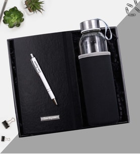 Kişiye Özel Gümüş Renk Detaylı Tükenmez Kalem & Siyah Defter & Siyah Özel Kılıflı 500Ml Su Matarası Hediye Seti (Model 10)