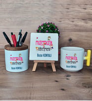 Matematik Öğretmeni Hediye Sepeti Kupa Bardak T Kulplu, Kalemlik ve Dekoratif Taş Öğretmenler Günü Hediyesi (Model 5)