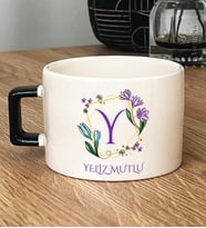Kişiye Özel Çiçekli Y Harfli Hediye Lüks Fincan İsim Soyisim Yazılı (Siyah)