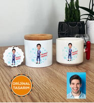 Kişiye Özel Karikatürlü Hemşire Hediye Seti T Kupa, Kalemlik, Anahtarlık Erkek Hemşireye Tıp Bayramı Hediyesi (Kırmızı)