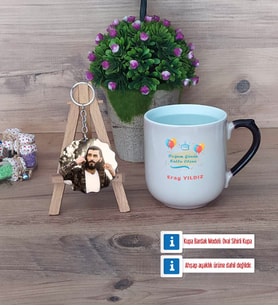 Doğum Günü Hediyesi Kupa Bardak Beyaz ve Fotoğraflı Ahşap Anahtarlık Hediye (Model 10)