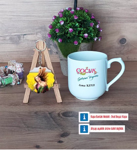Çocuk Gelişim Uzmanı Kupa Bardak Beyaz ve Fotoğraflı Ahşap Anahtarlık Hediye Öğretmenler Günü Hediyesi (Model 5)