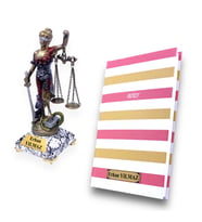 Kişiye Özel Hediye Seti, Beyaz Mermer Tasarımlı Kaideli Adalet Heykeli ve Defter (Model 3)