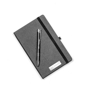 Kişiye Özel İsimli Defter ve Kişiye Özel İsimli Metal Kalem Hediye Seti - 8 Farklı Renk (Siyah)