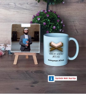 Kuran Kursu Hocası Fotoğraflı Dekoratif Taş, Kupa Bardak Beyaz Hediye (Model 1)