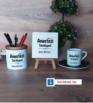 Anestezi Teknisyeni Hediye Seti Dekoratif Taş, Kalemlik, Ahşap Altlıklı Türk Kahvesi Fincanı Hediye (Model 7)