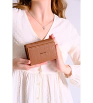 Just Polo Kadın Mıknatıs Kapaklı Fermuarlı Mini Cüzdan PBU1002 (Taba)