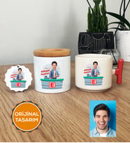 Kişiye Özel Karikatürlü Eczacı Hediye Seti T Kupa, Kalemlik, Anahtarlık Erkek Ezacıya Tıp Bayramı Hediyesi (Pembe)