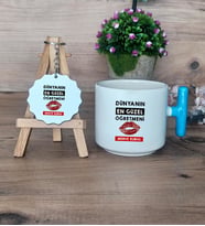 Dünyanın En Güzel Öğretmeni Hediye Seti Kupa Bardak T Kulplu ve Anahtarlık Öğretmenler Günü Hediyesi (Model 3)