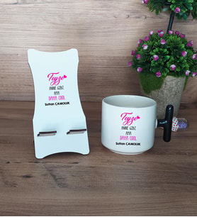 Teyze Anne Gibi Ama Daha Cool Hediye Sepeti Kupa Bardak T Kulplu ve Ahşap Telefon Standı Teyzeye Hediye Anneler Günü Hediyesi (Model 6)