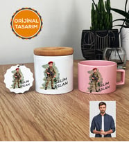 Kişiye Özel Karikatürlü Asker Hediye Seti Pastel Fincan, Kalemlik, Anahtarlık Askere Hediye Asker Sevgiliye Hediye (Pembe)