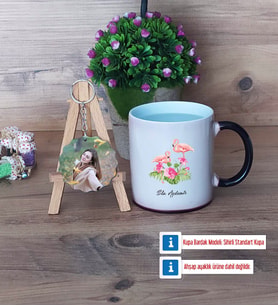 Flamingo Kupa Bardak Beyaz ve Fotoğraflı Ahşap Anahtarlık HediyeArkadaşa Doğum Günü Hediyesi (Model 9)