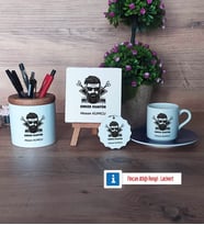 Erkek Kuaförü Hediye Seti Dekoratif Taş, Kalemlik, Ahşap Altlıklı Türk Kahvesi Fincanı, Ahşap Anahtarlık Hediye (Model 4)
