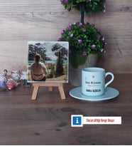 Fen Bilimleri Öğretmeni Fotoğraflı Dekoratif Taş, Ahşap Altlıklı Türk Kahvesi Fincanı Hediye (Model 2)