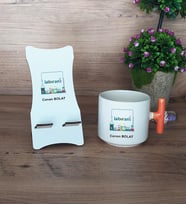 Laborant Hediye Sepeti Kupa Bardak T Kulplu ve Ahşap Telefon Standı Tıp Bayramı Hediyesi (Model 7)
