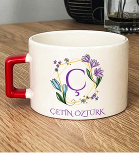 Kişiye Özel Çiçekli Ç Harfli Hediye Lüks Fincan İsim Soyisim Yazılı (Kırmızı)