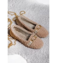 PELUŞ TÜYLÜ ZİNCİRLİ KADIN EV AYAKKABISI BABET (Karamel)