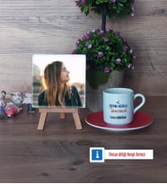 Sosyal Bilgiler Öğretmeni Fotoğraflı Dekoratif Taş, Ahşap Altlıklı Türk Kahvesi Fincanı Hediye Öğretmenler Günü Hediyesi (Model 3)