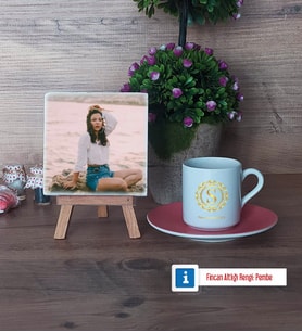 Gold Baş Harf Fotoğraflı Dekoratif Taş, Ahşap Altlıklı Türk Kahvesi Fincanı Hediye (Model 6)