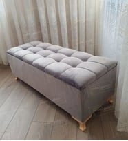 Çizgi Kapitoneli Sandıklı Puf 100 cm Gold Ayak (Gri)