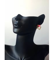 Altın Kaplama Gold Neon Mineli  Kare Zirkon Taşlı Minimalist Küpe (Pembe)
