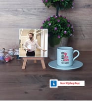 Öğretmene Hediye Fotoğraflı Dekoratif Taş, Ahşap Altlıklı Türk Kahvesi Fincanı Hediye (Model 2)