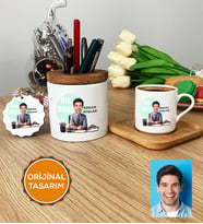 Kişiye Özel Karikatürlü Patron Hediye Seti Türk Kahvesi Fincanı, Kalemlik, Anahtarlık Big Boss Patrona Doğum Günü Hediyesi (Ahşap)