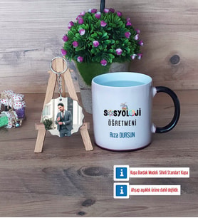 Sosyoloji Öğretmeni Kupa Bardak Beyaz ve Fotoğraflı Ahşap Anahtarlık Hediye Öğretmenler Günü Hediyesi (Model 9)