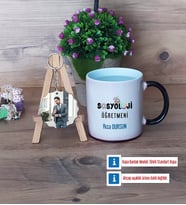Sosyoloji Öğretmeni Kupa Bardak Beyaz ve Fotoğraflı Ahşap Anahtarlık Hediye Öğretmenler Günü Hediyesi (Model 9)