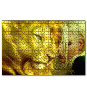 Cakapuzzle Sarı Saçlı Kız ve Aslan  Puzzle Yapboz MDF (Ahşap) (255 Parça)