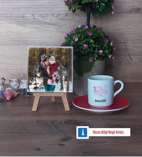 Anneler Günü Hediyesi Fotoğraflı Dekoratif Taş, Ahşap Altlıklı Türk Kahvesi Fincanı Hediye (Model 3)