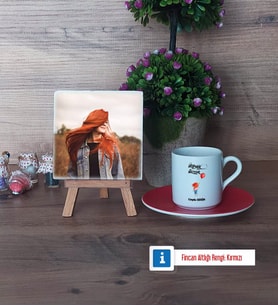 Ütopyalar Güzeldir Fotoğraflı Dekoratif Taş, Ahşap Altlıklı Türk Kahvesi Fincanı Hediye (Model 3)