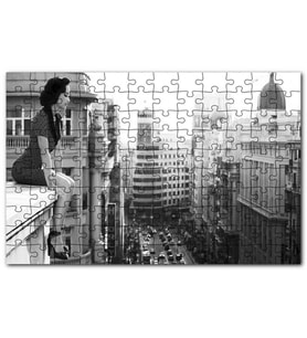 Cakapuzzle Aktris Dita Von Teese Siyah Beyaz Şehir Puzzle Yapboz MDF (Ahşap) (255 Parça)