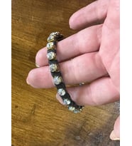 ZİRKON TAŞLI TASARIM KADIN BİLEZİK ÇAP 7 CM (Siyah)