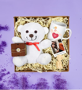 Kişiye Özel Polo Kartlı Sevimli Ayıcık & Papatya Bileklik Mum Hediye Seti (Model 3)