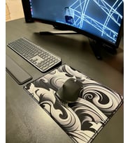 32 x 24 cm Desenli Dikişli Kaydırmaz Taban Speed Hızlı Yüzey Mousepad Masa Matı (SIYAHBEYAZ-BEYAZ)