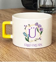 Kişiye Özel Çiçekli Ü Harfli Hediye Lüks Fincan İsim Soyisim Yazılı (Sarı)