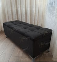 Çizgi Kapitoneli Sandıklı Puf 110 cm Gümüş Ayak (Siyah)