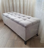 Çizgi Kapitoneli Sandıklı Puf 110 cm Siyah Ayak (Gri)