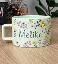 Kişiye Özel İsim Yazılı Hediye Pastel Fincan Çiçek Desenli -9- (Yeşil)