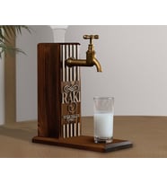 BK Gift Kişiye Özel Kabartma İsimli Musluklu Ceviz Ahşap Rakı Standı, Rakı Çeşmesi, Doğum Günü Hediyesi, Ev Hediyesi, İçecek Dispenseri (Model 2)