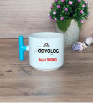 Odyolog Hediye Sepeti Kupa Bardak T Kulplu, Kalemlik ve Ahşap Telefon Standı Tıp Bayramı Hediyesi (Model 3)