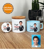 Kişiye Özel Karikatürlü Kolay Yetişmiyor Hediye Seti Pastel Fincan, Kalemlik, Anahtarlık Erkek Sevgiliye Abiye Babaya Doğum Günü Hediyesi (Mavi)