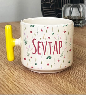 Kişiye Özel İsim Yazılı Hediye T Kupa Bardak Çiçek Desenli -6- (Sarı)