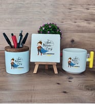 Kadın İngilizce Öğretmeni Hediye Sepeti Kupa Bardak T Kulplu, Kalemlik ve Dekoratif Taş Öğretmenler Günü Hediyesi (Model 5)