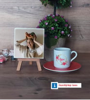 İsme Özel Doğum Günü Hediyesi Fotoğraflı Dekoratif Taş, Ahşap Altlıklı Türk Kahvesi Fincanı Hediye (Model 8)