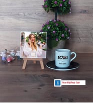 Eczacı Fotoğraflı Dekoratif Taş, Ahşap Altlıklı Türk Kahvesi Fincanı Hediye (Model 7)