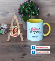 İtalyanca Öğretmeni Kupa Bardak Beyaz ve Fotoğraflı Ahşap Anahtarlık Hediye (Model 7)